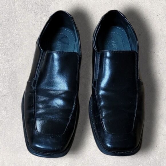 APT 9 BLACK LOAFERS, SIZE 8.5 - Picture 1 of 7